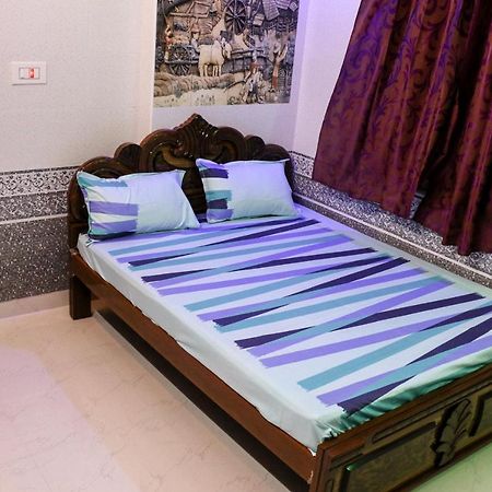 Sri Priya Lodge Dharmapuri Esterno foto